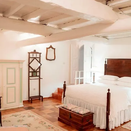 Casa De Cima - Muralha Do Castelo De Villa