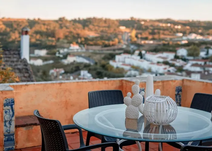 Casa De Cima - Muralha Do Castelo De Villa