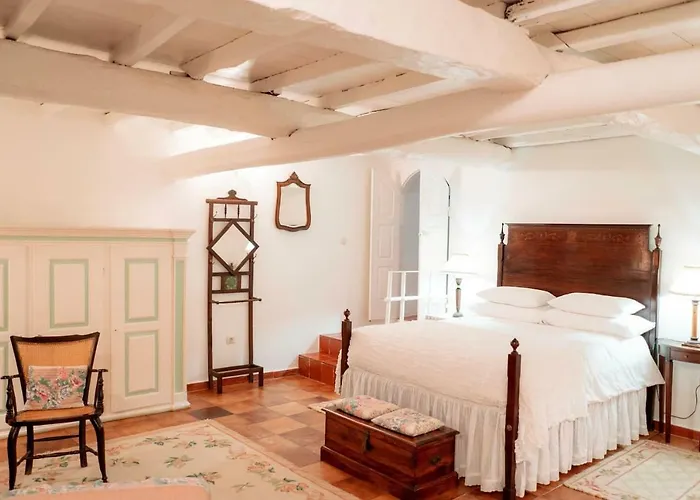 Casa De Cima - Muralha Do Castelo De Villa