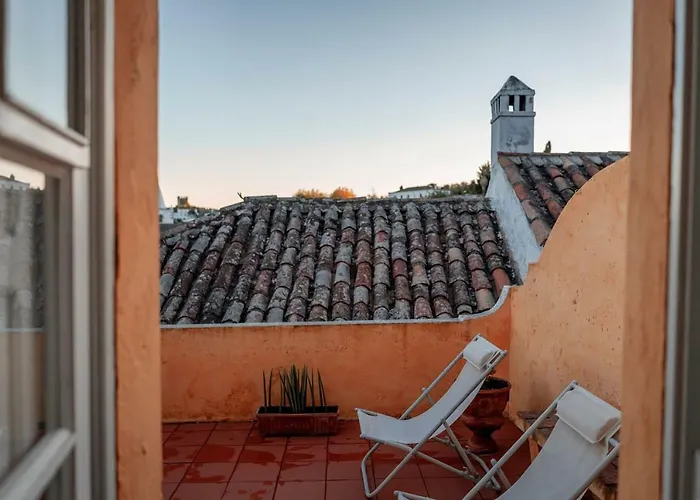 Casa De Cima - Muralha Do Castelo De Villa